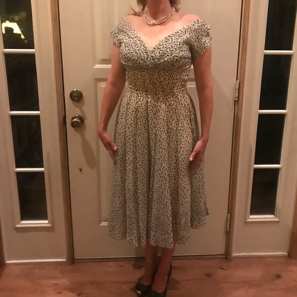 Vintage Dress - Picture 4 of 4